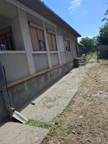 Vând casă cu 2 camere Mediesu Aurit