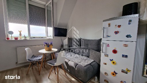 Apartament cu 2 camere, cu scara interioara, zona Blascovici