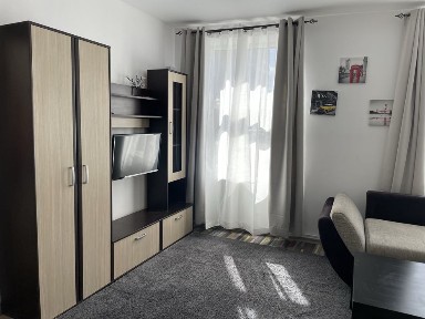 Inchiriez garsoniera zona Grivitei aproape de Colina