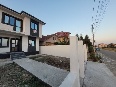 Direct proprietar P+1E Năvodari zona de vile