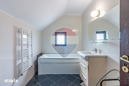 Casă / Vilă de vanzare in Ciorogarla | 5, 6 camere | teren 1600 mp