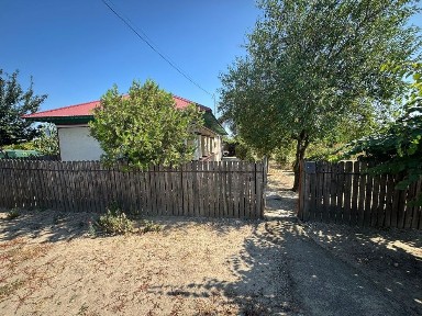 Casă de vânzare la țară
