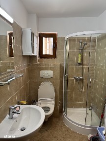 Vand apartament spatios, 2 camere in Sinaia
