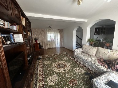 Vand casa in Cartierul Tineretului Oradea