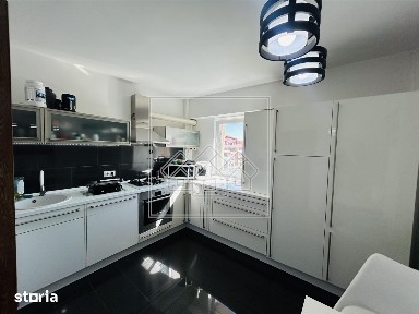 Ap cu 3 camere, 2 bai, etaj 47 - Zona Turnisor