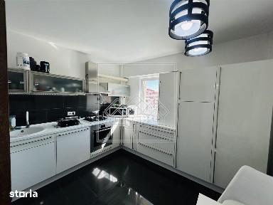 Ap cu 3 camere, 2 bai, etaj 47 - Zona Turnisor