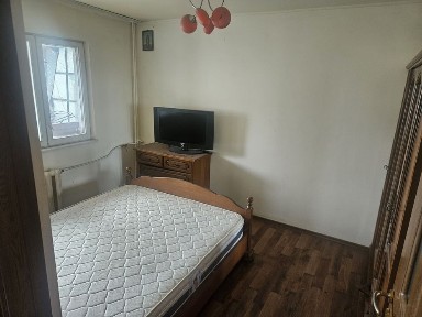 vând apartament 2 camere