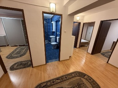 Inchiriez apartament 3 camere situat vis-a-vis de CEC Ozana