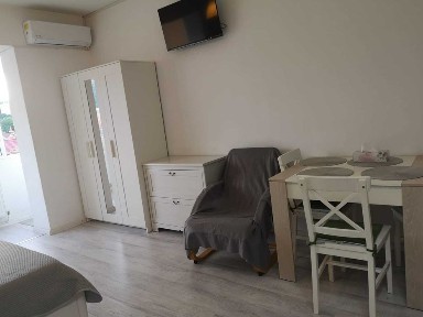 Inchiriez garsoniera in Centru, langa Facultatea de Matematica-Informatica, Facultatea de Medicina si AHA