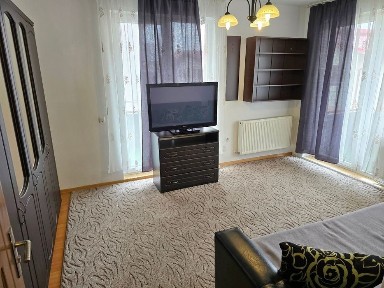 Inchiriez apartament strada Eroilor Floresti