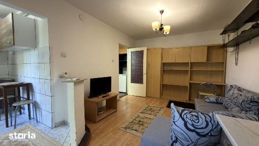 Apartament 1 camera, 25 mp utili, centrala proprie etaj 2 - zona Lunei
