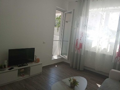 Garsoniera de vânzare, suprafață utilă 26.80 mp, demisol înalt,Chiajna str Viilor Nr 33