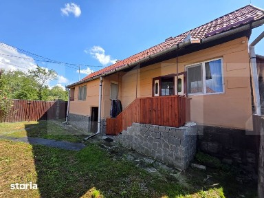 Casa de caramida, 3 camere, teren 1.208 mp, satul Micfalau