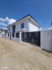 Casa tip duplex 125 mp utili 4 camere curte libera 138 mp in Selimbar