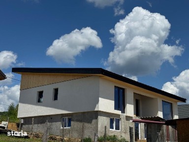 Casa de vanzare, 180 mp, teren 5 ari, zona Tautii Magherus