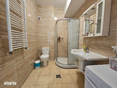 Apartament de vânzare în Summerland - vedere laterală către ac si mare
