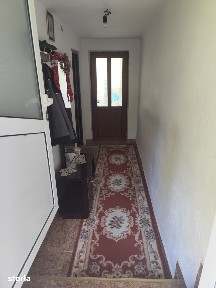 Casă de vânzare cu garaj și pivniță