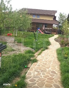 Casa deosebita din lemn masiv de stejar, 156 mp utili, teren 700 mp, B