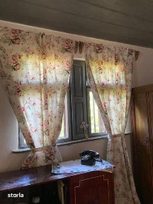 Teren si casa batraneasca in Provita de Jos