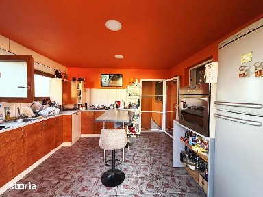 Apartament 3 camere, centrala proprie - Piața Catedralei