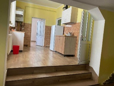 Inchiriez APARTAMENT si Garsoniera