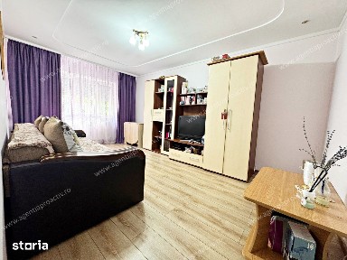 Apartament cu 2 camere dec., situat la parter, în cartierul Micro 21.