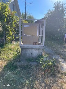 casa + curte de vanzare