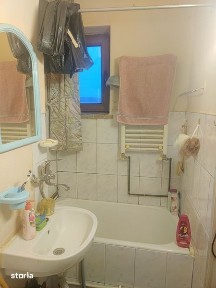 Apartament cu 3 camere de vânzare