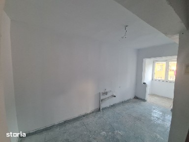 Vand Garsonieră 32m2, bl A6, str Viitorului (lângă Azil)