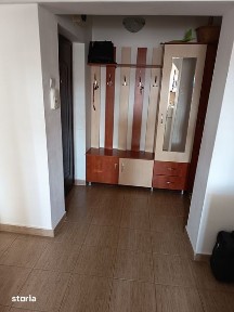 Vand apartament cu 3 camere decomandat