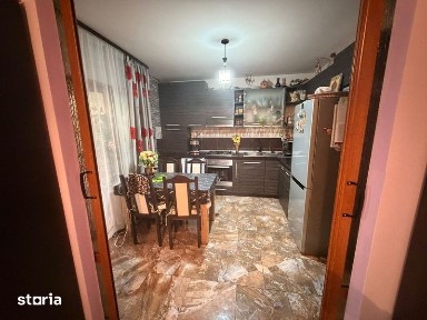 Închiriez apartament bucium