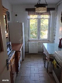 Inchiriez apartament 3 camere aproape de Liceul Pedagogic