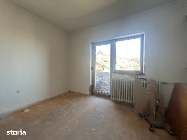 Racadau - Garsoniera cu extindere, de renovat, spatioasa, balcon!