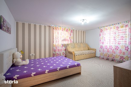 Apartament cu 3 camere, parcare, curte si spațiu depozitare în Sacele