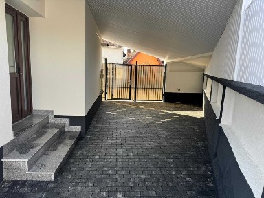 Casa complet renovata