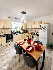 Apartament 3 camere, 84 mp utili, 2 băi+ terasă 17 mp,zona N Rm Vâlcea