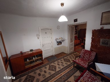 Casă cu 4 camere, curte comună, Târgu Mureș