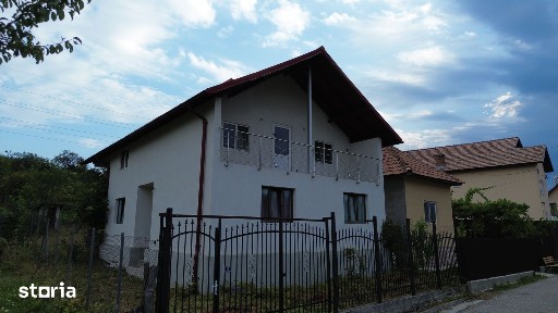 Salatrucel, Valcea