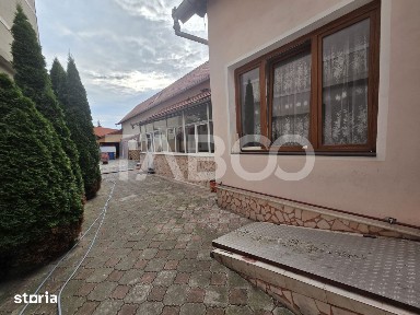 Casa 4 camere de vanzare zona Negoiu singur in curte