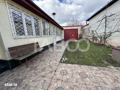 Casa familiala pentru locuit sau vacanta, spatioasa si confortabila.