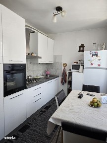 Casa de vanzare cu 4 camere, garaj si teren de 766 mp - Sarata, Pia