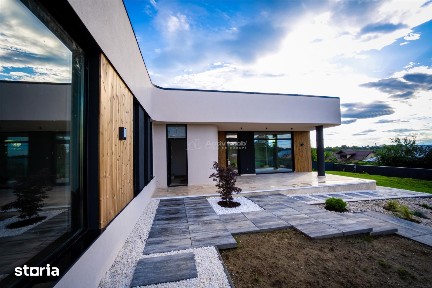 Vila de lux, situata pe Drumul Vinului, construita cu materiale premi