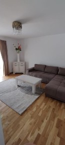 Apartament de închiriat cu 2 camere, zona Stadion