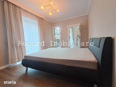 Apartament 2 camere, et.1, lift, parcare str.Eroilor, Floresti