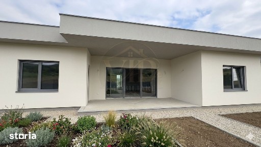 Casa individuala cu 4 camere,690 mp teren,160 mp utili,zona Schit