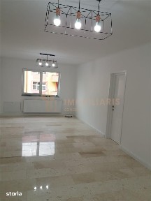 Apartament cu 3 camere,pretabil pentru birouri