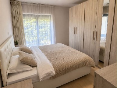 Inchiriez apartament in Borhanci cu 3 camere 70mp persoana fizica + loc de parcare inclus in fata blocului