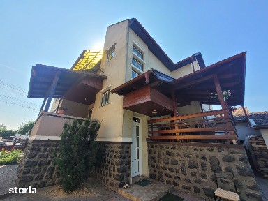 Casa solidă și spațioasă în centrul orașului Livada