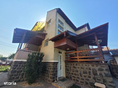 Casa solidă și spațioasă în centrul orașului Livada