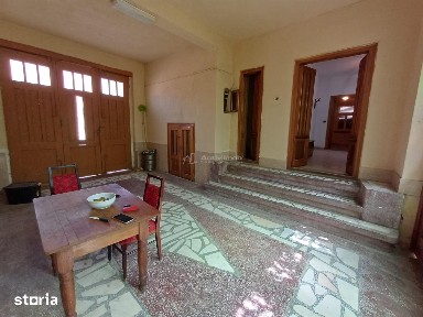 Moldova Noua, Casa Spatioasa Cu Curte, Langa Dunare, 360 Mp. Construit